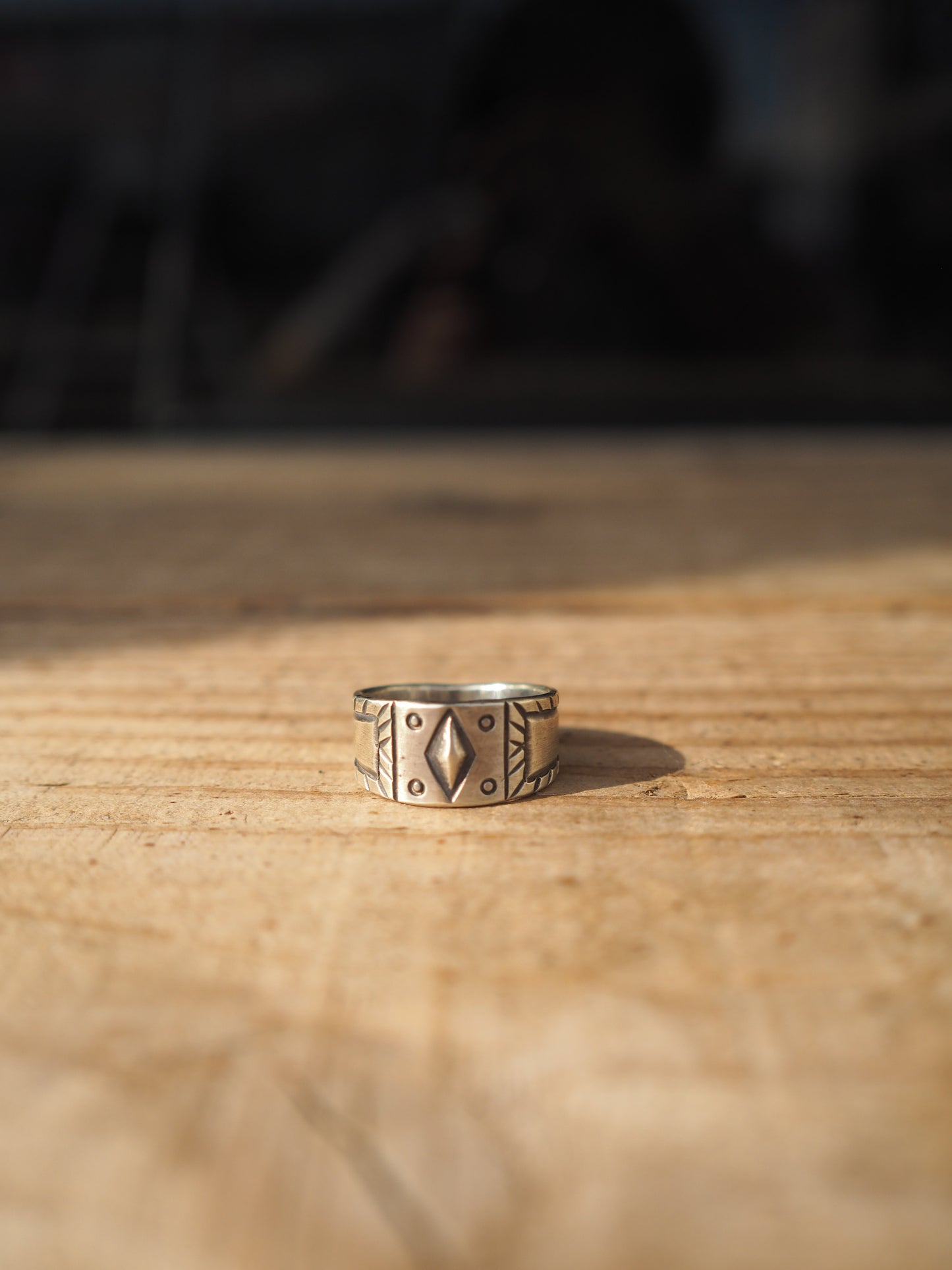 STAMPWORKS Chisel Work Ring diamond
