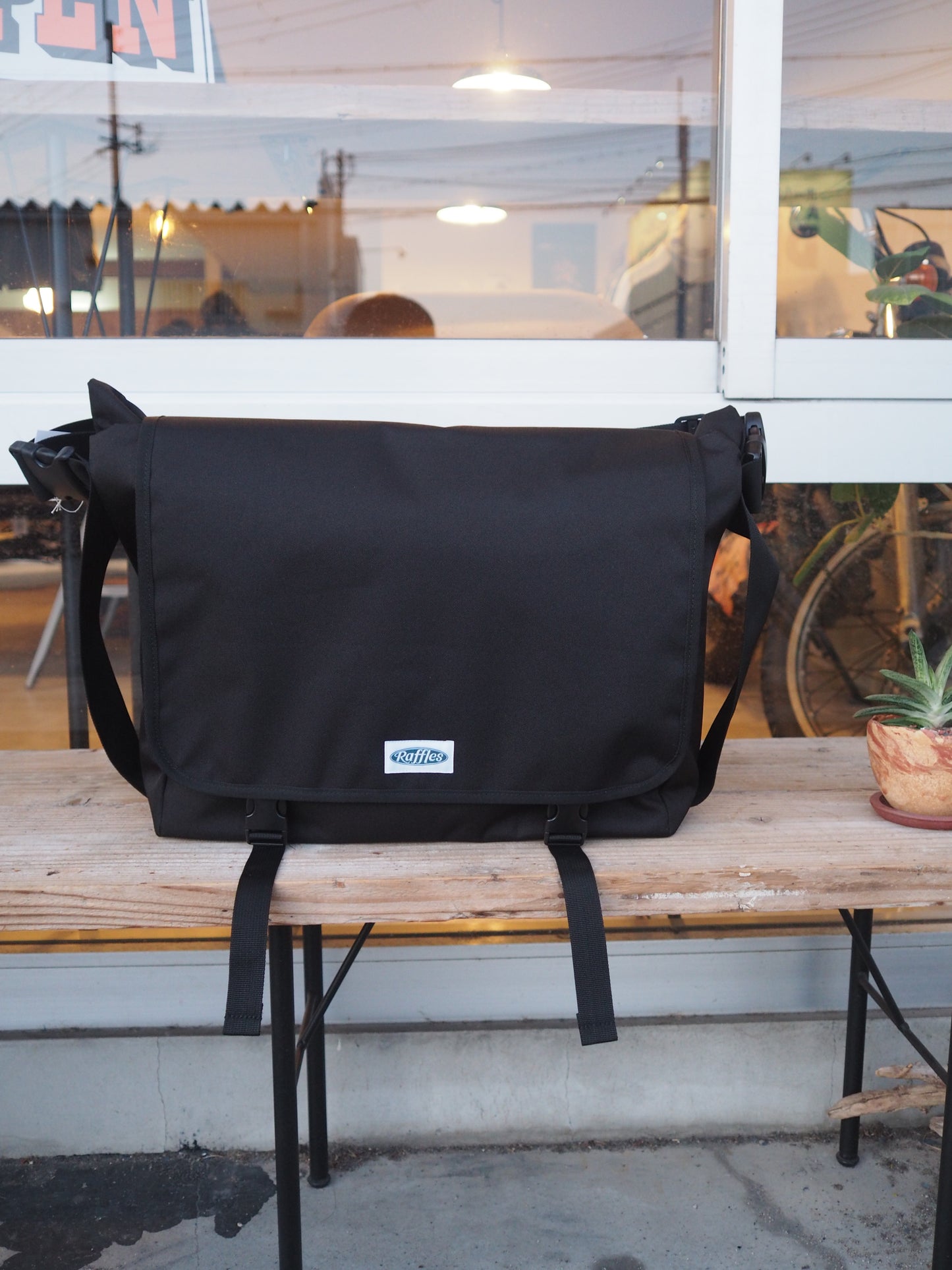 Raffles Daily to Ride Messenger Bag メッセンジャーバッグ