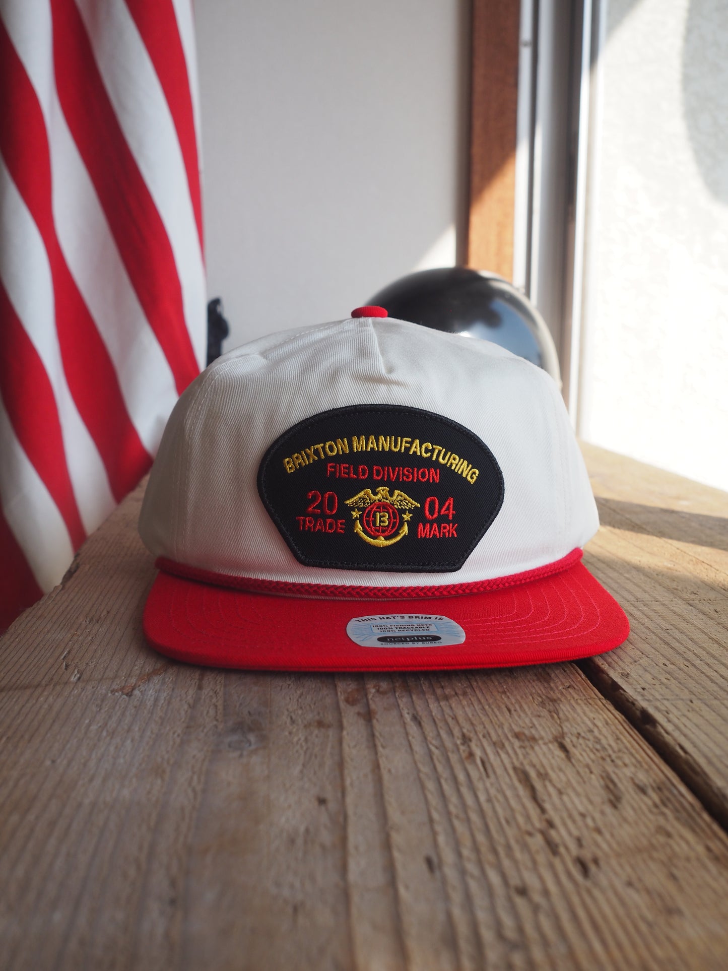 BRIXTON DIVISION NP MP SNAPBACK OFF WHITE/RED ブリクストンディビジョン スナップバックキャップ