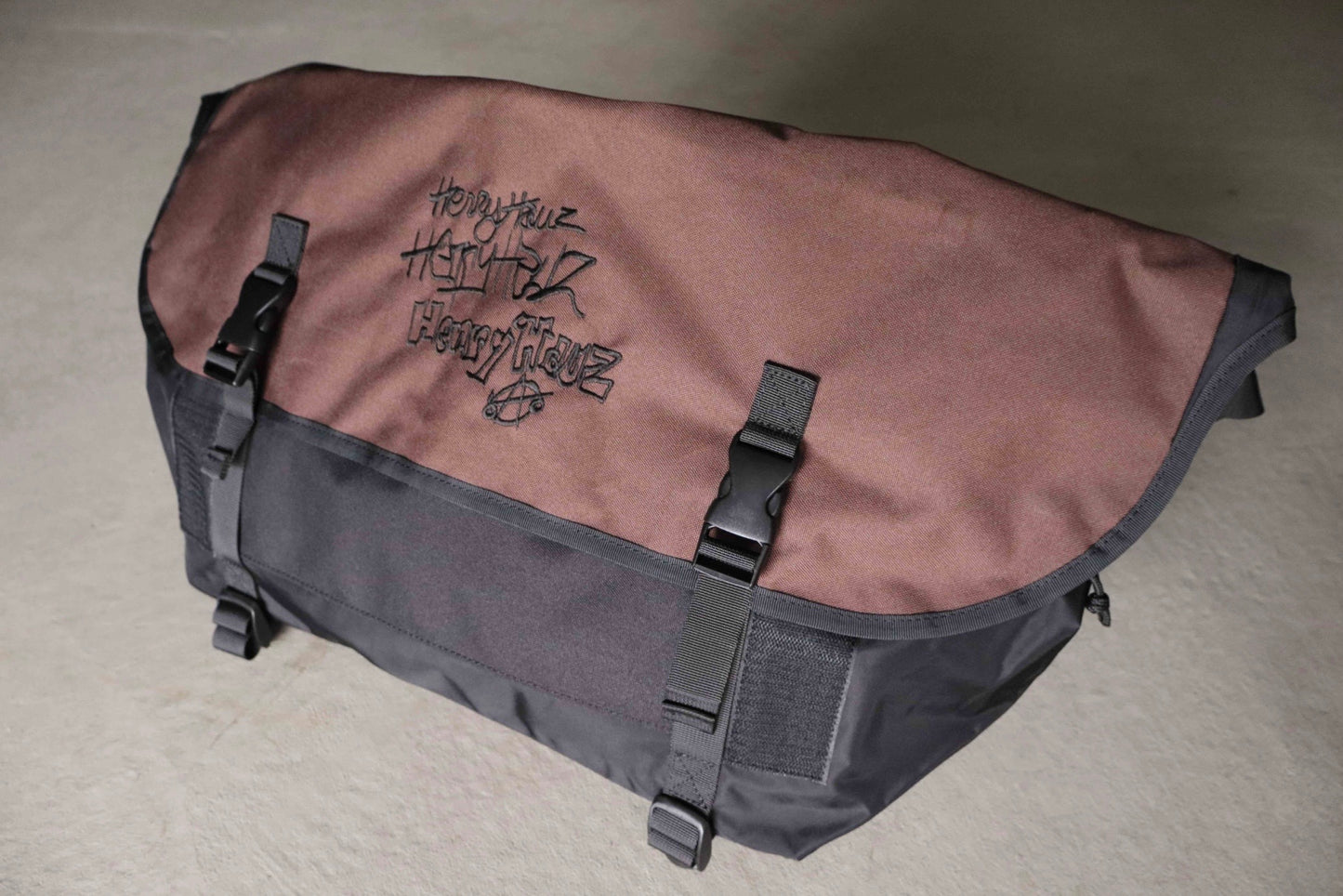 HENRYHAUZ FUN MESSENGER BAG ヘンリーハウズ ファンメッセンジャーバッグ