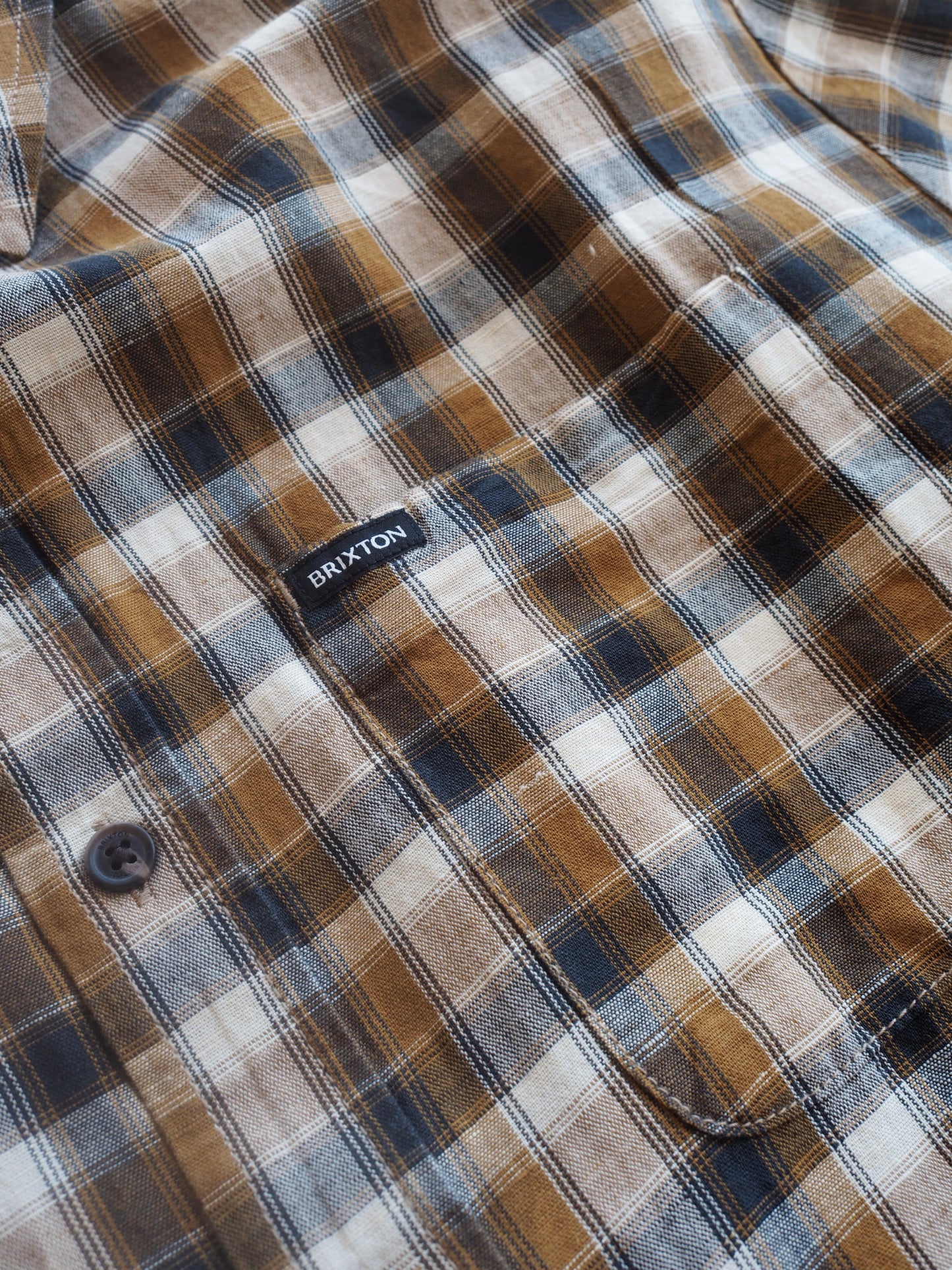 BRIXTON CRU LINEN BLEND PLAID S/S WVN BLACK/TOBACCO PLAID ブリクストン CRUリネンブレンドプランド ショートスリーブシャツ