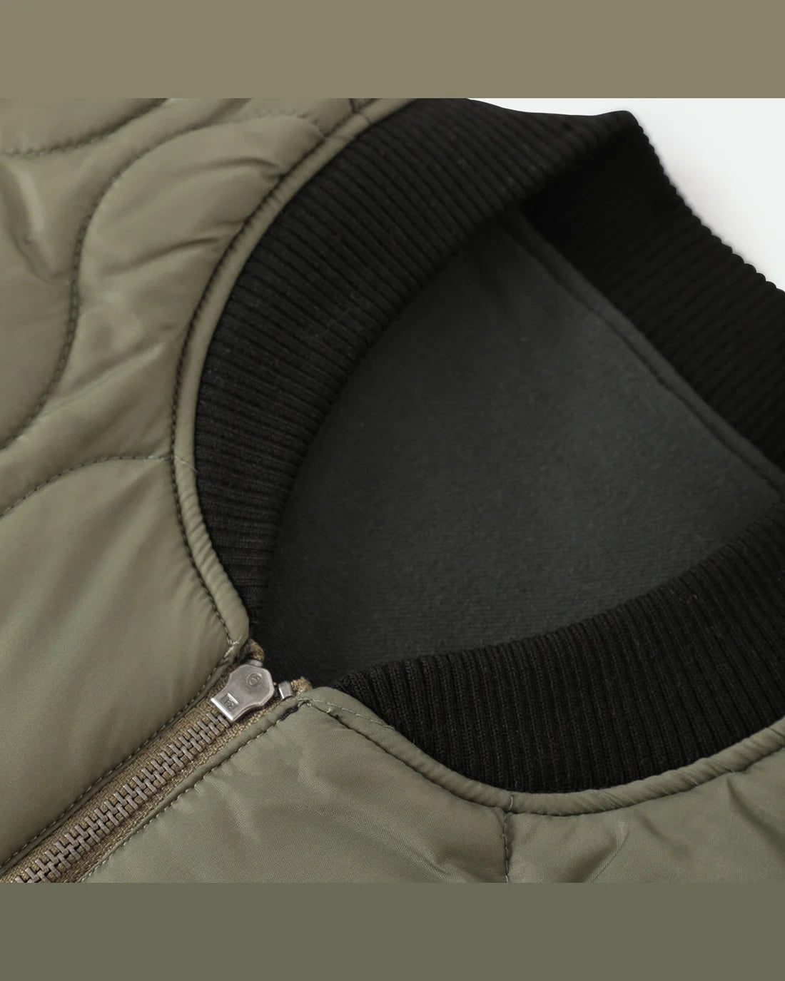 BRIXTON BUILDERS ABRAHAM REV VEST - BLACK / OLIVE SURPLUS