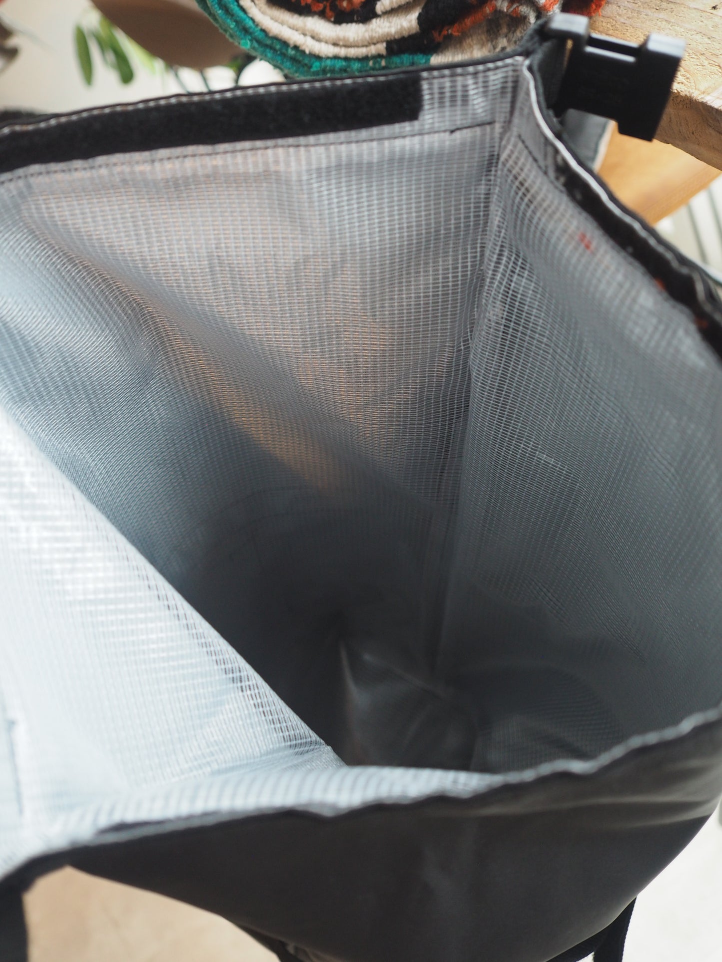 受注生産　Raffles original sissy bar bag  防水使用　※ 注文から2〜3週間程度頂きます。　ラッフルズオリジナルシーシーバーバッグ