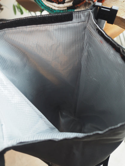 受注生産　Raffles original sissy bar bag  防水使用　※ 注文から2〜3週間程度頂きます。　ラッフルズオリジナルシーシーバーバッグ