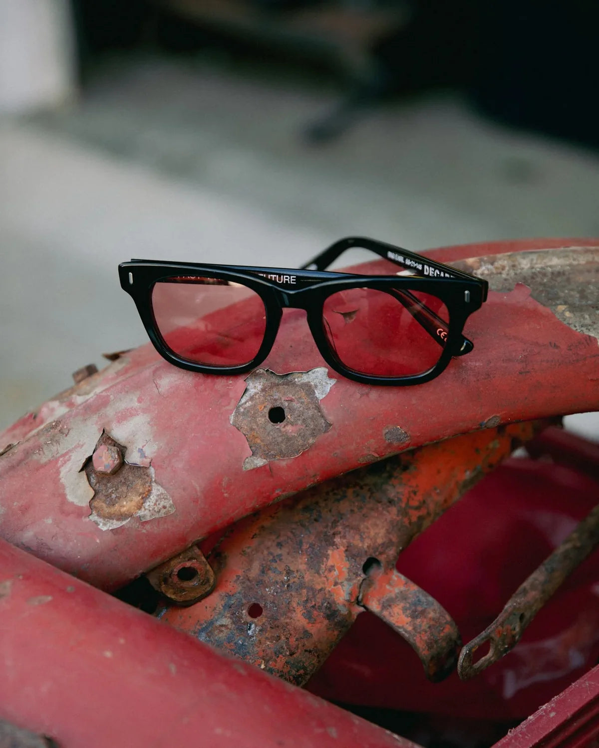 DECADE eyewear BIG EARL 50s GLOSS BLACK / RED