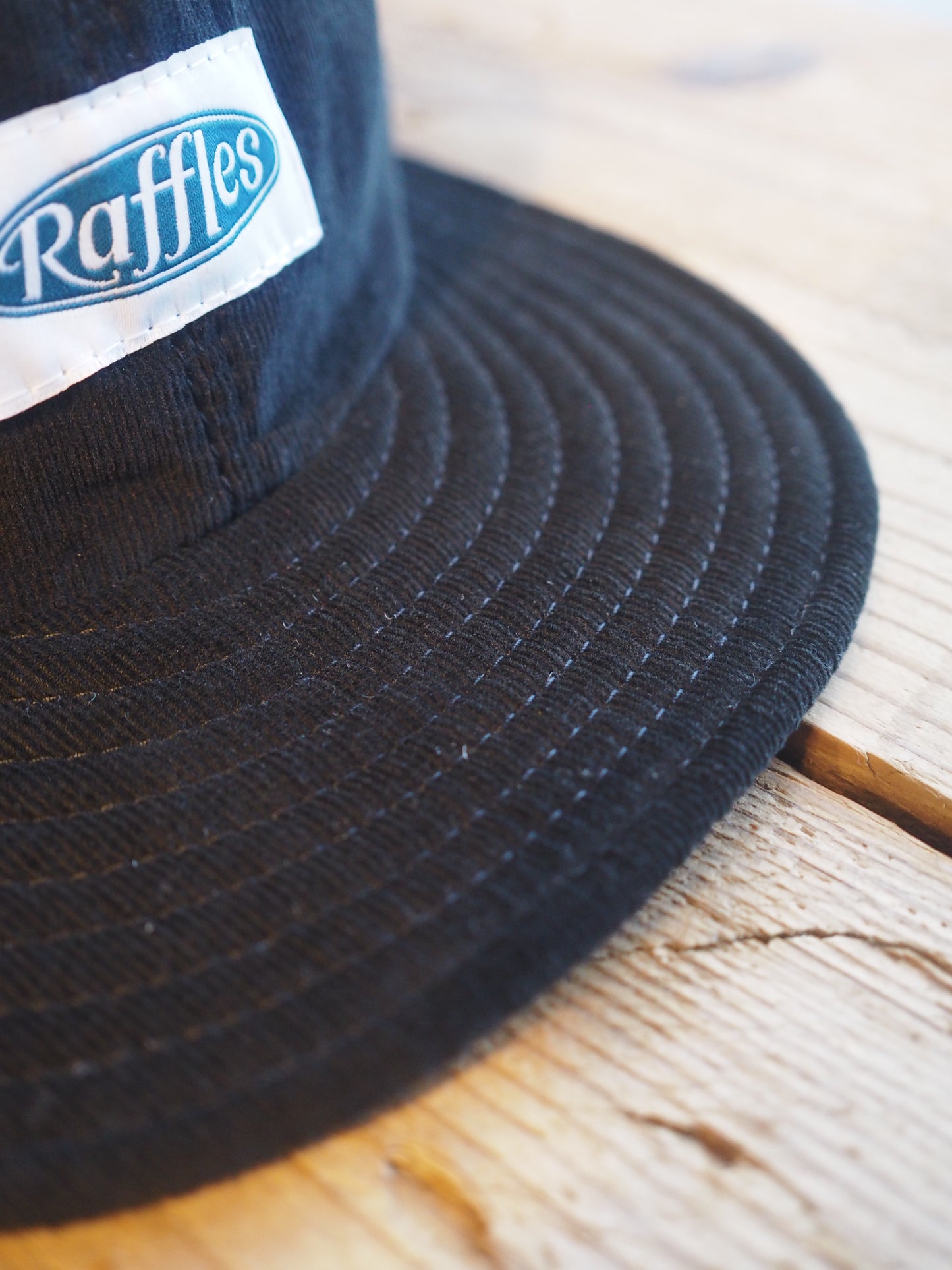 Raffles packable corduroy cap