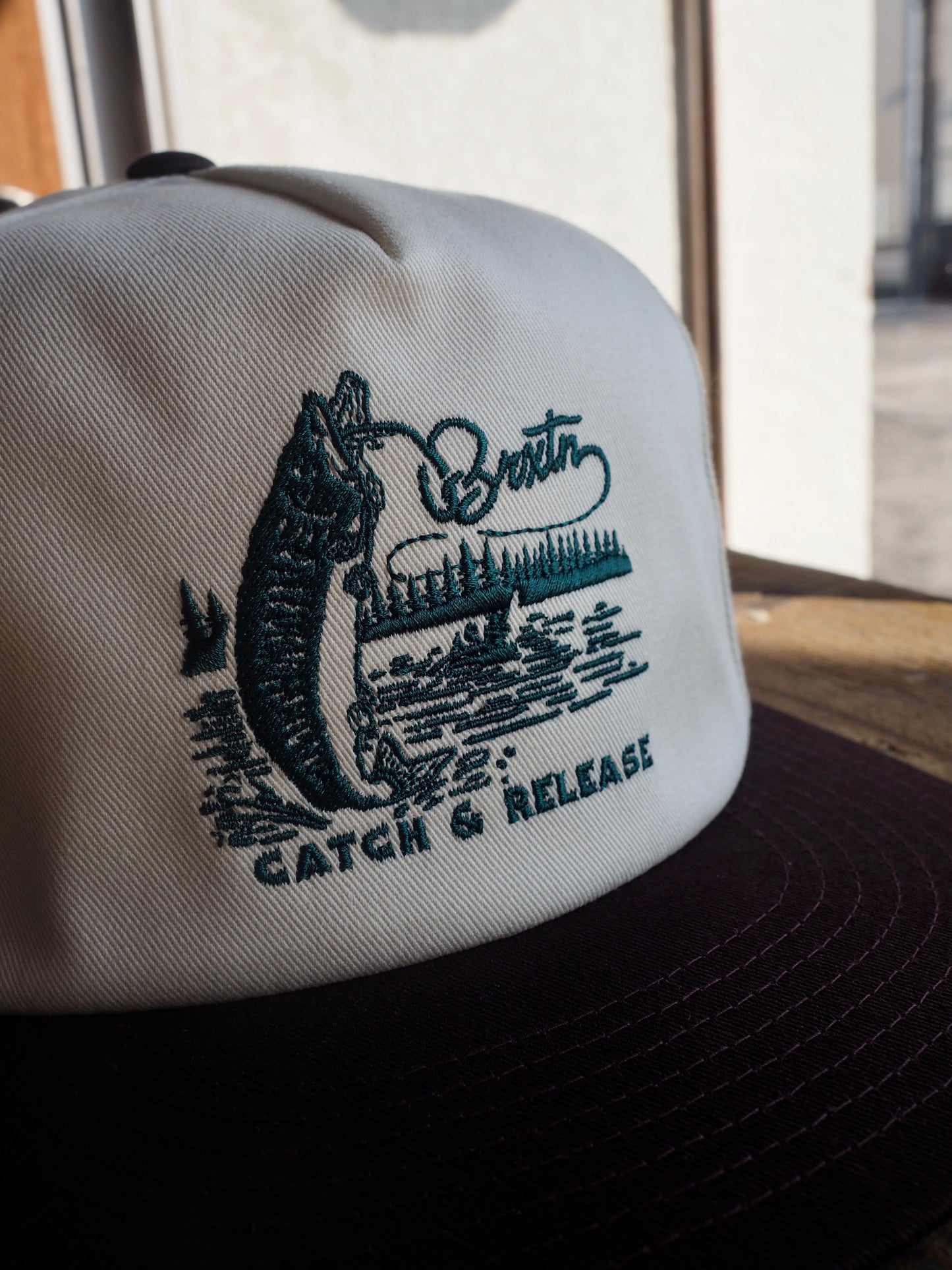 BRIXTON CATCH AND RELEASE HP SNAPBACK OFF WHITE/BROWN ブリクストン キャッチアンドリリース スナップバックキャップ