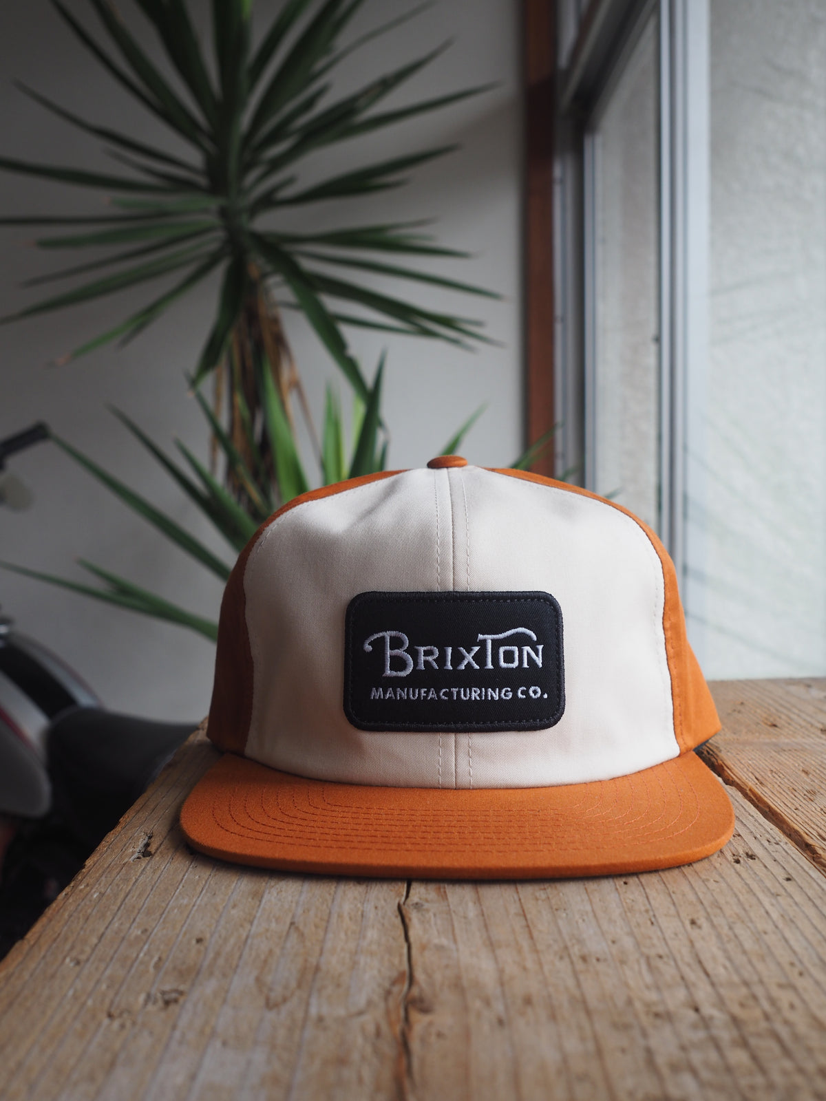 BRIXTON GRADE SNAPBACK - WHITECAP/CARAMEL