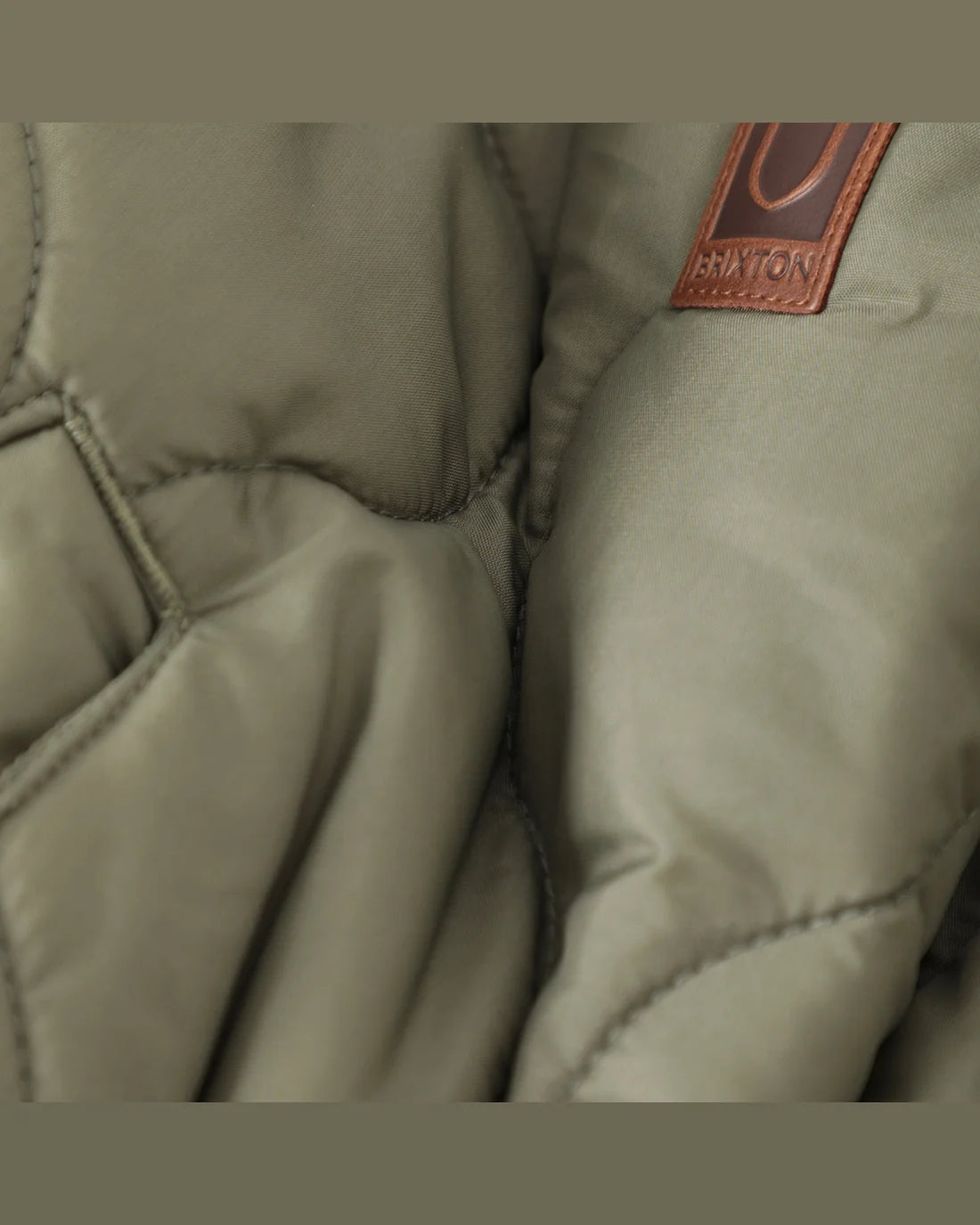 BRIXTON BUILDERS ABRAHAM REV VEST - BLACK / OLIVE SURPLUS